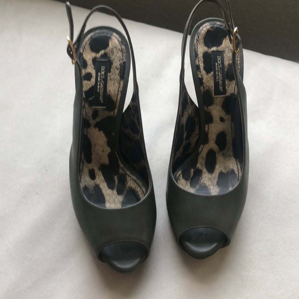 Dolce & Gabbana. Grey 36.5 heels